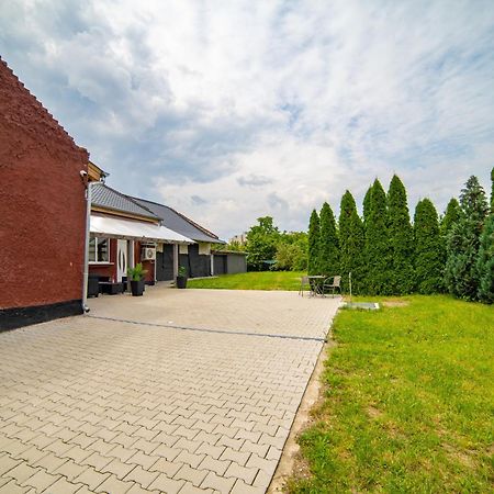 Ro-Land Vendeghaz Appartement Miskolc Buitenkant foto