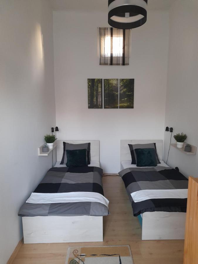 Ro-Land Vendeghaz Appartement Miskolc Buitenkant foto