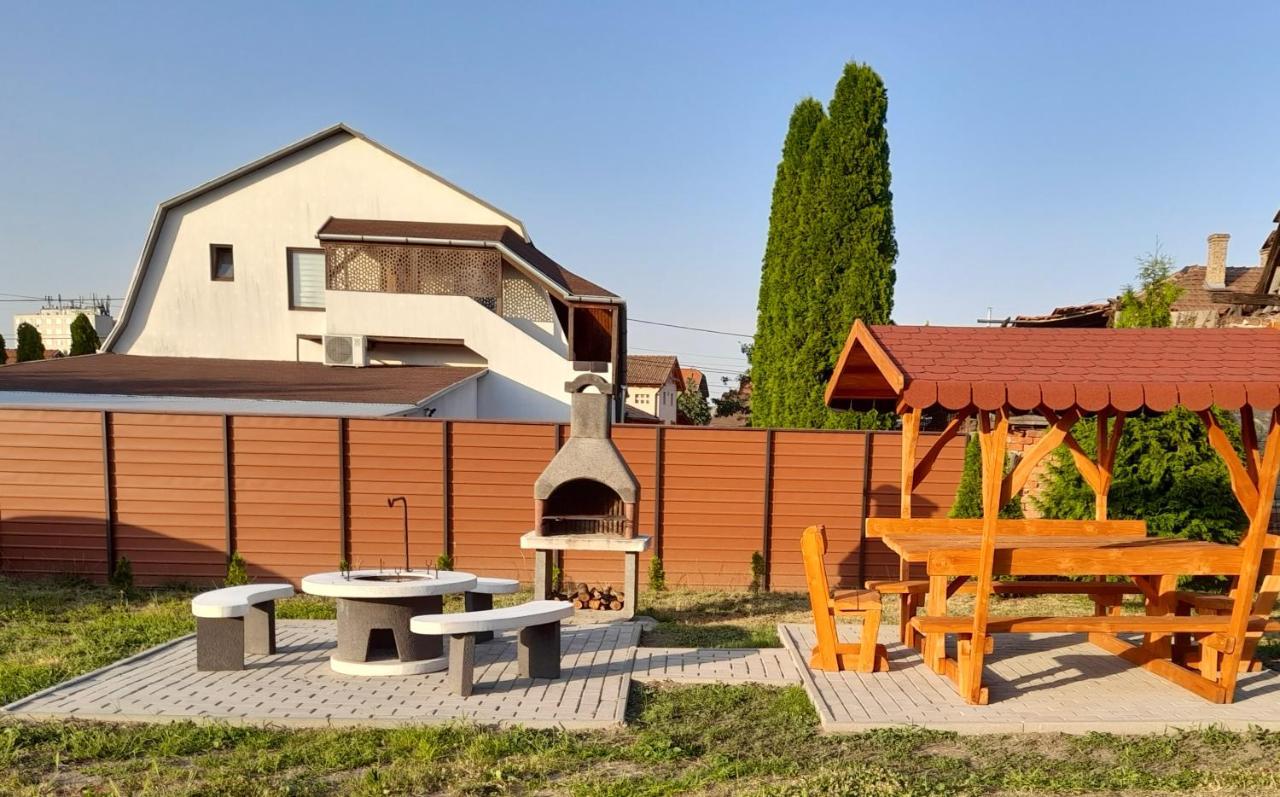 Ro-Land Vendeghaz Appartement Miskolc Buitenkant foto