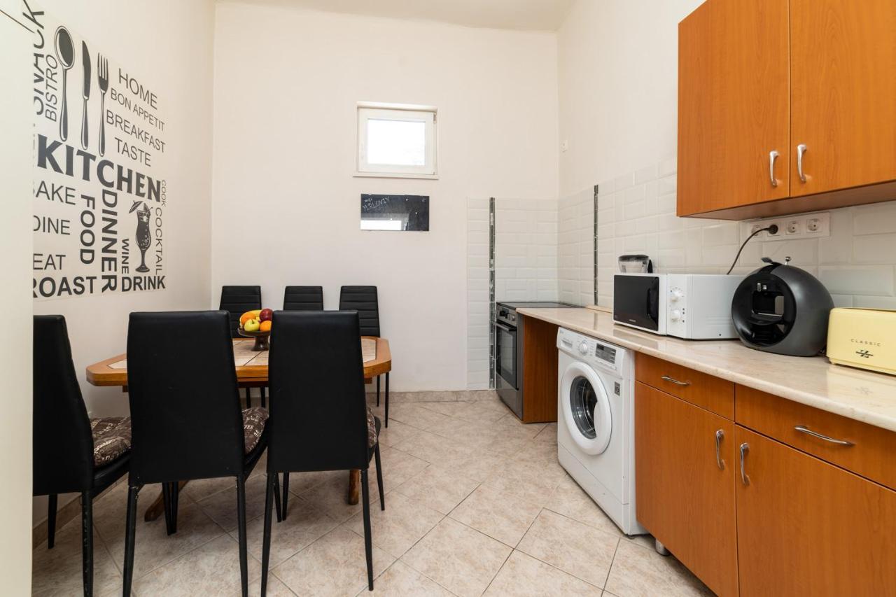 Ro-Land Vendeghaz Appartement Miskolc Buitenkant foto