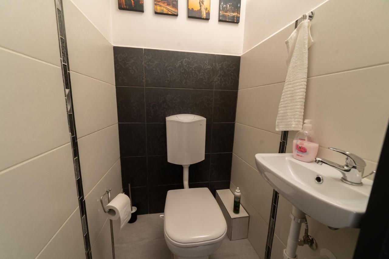 Ro-Land Vendeghaz Appartement Miskolc Buitenkant foto